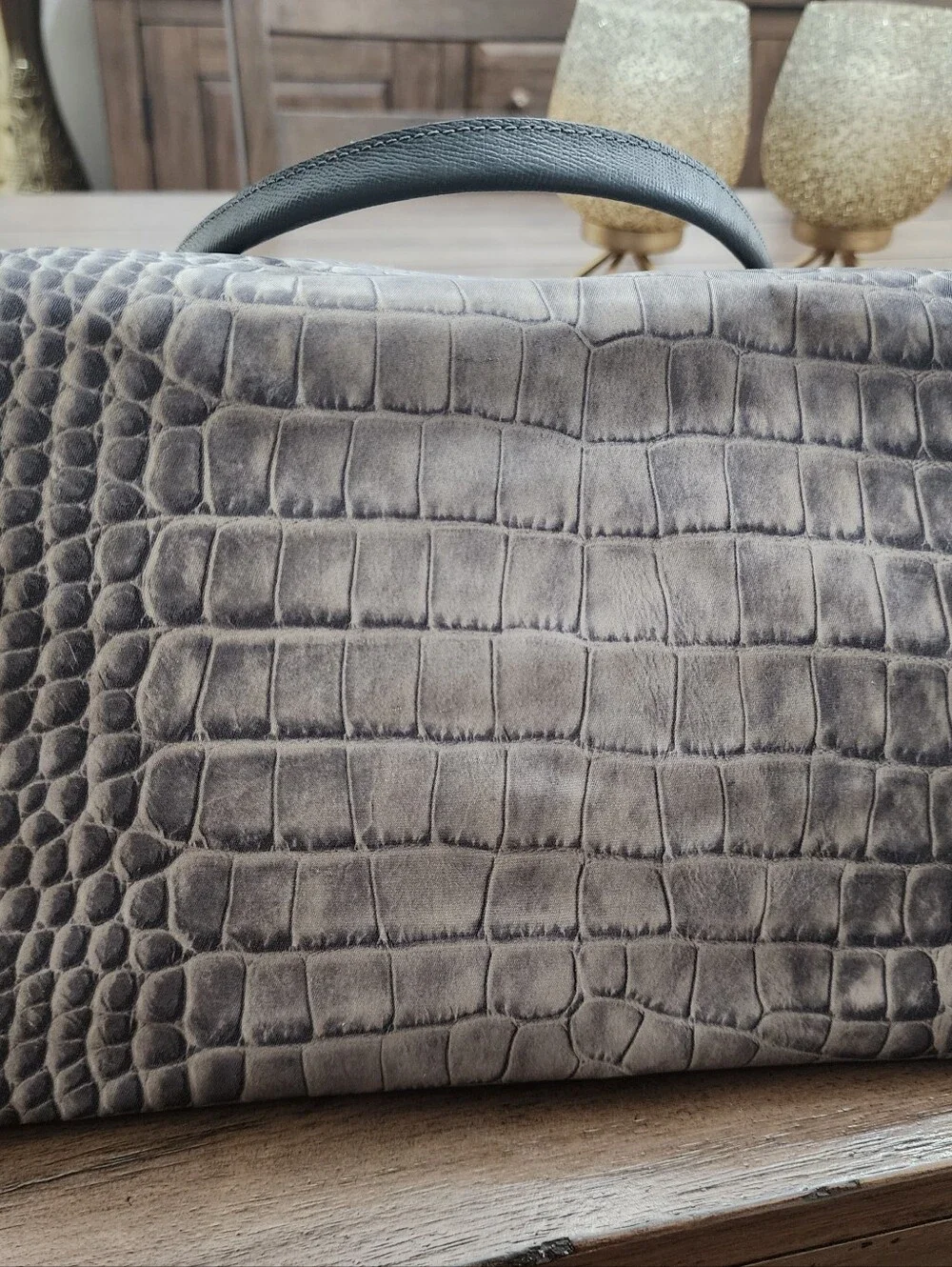 Longchamp stylish croc